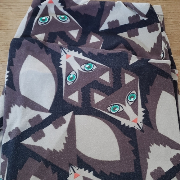 LuLaRoe TC Wolf Leggings - Picture 1 of 2